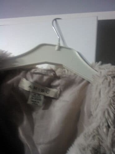 qadınlar üçün helsinki papaqları: Məhsul 1: AMISU markalı süni kürk jilet 38 razmer - Rəng: açıq bej/boz — 4