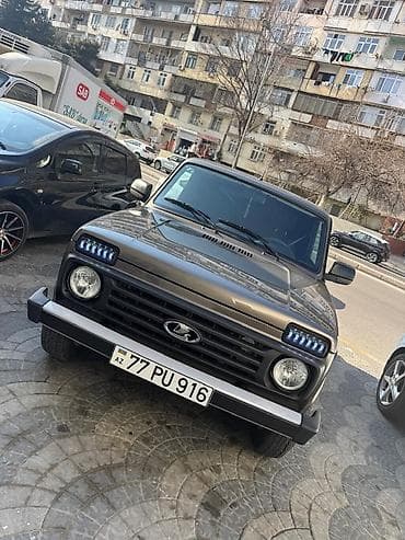 niva arxa: VAZ (LADA) 4x4 Niva: 1.7 l | 2025 il 2500 km Ofrouder/SUV — 6