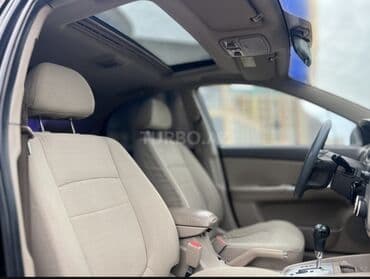 kia ceed on fara: Kia Cerato: 1.6 l | 2008 il Sedan — 11