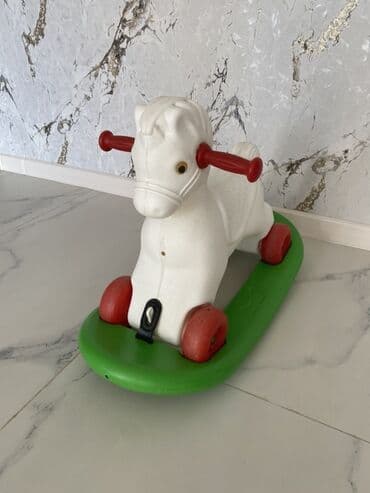 ag jaket: Üçü birlikdə satılır 1) Atdırma/ride-on at – ağ rəngli, qırmızı — 3