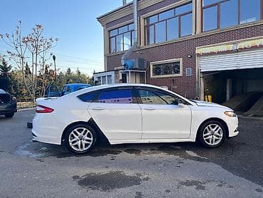 elantra baqaj: Ford Fusion sedan – ağ rəng, 4 qapı, 5 yerlik. Əsas xüsusiyyətlər: - — 4