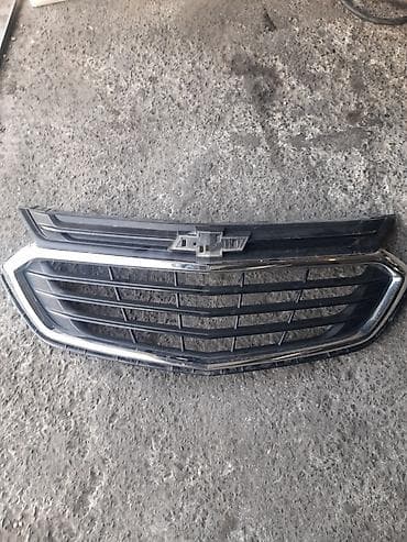 авто прадажа: Məhsul: Avtomobilin ön radiator barmaqlığı (qril) Xüsusiyyətlər: - — 1