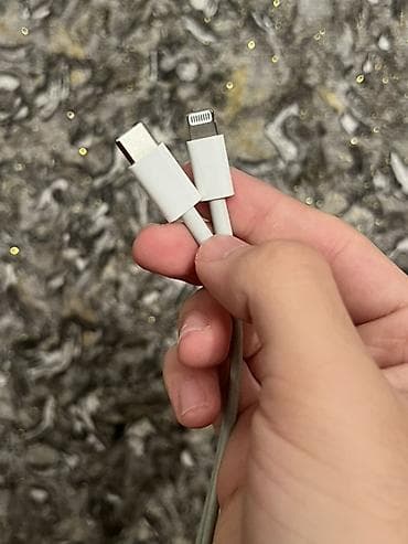 iphone 13 adapter: Adapter Apple, 20 Vt, İşlənmiş — 2