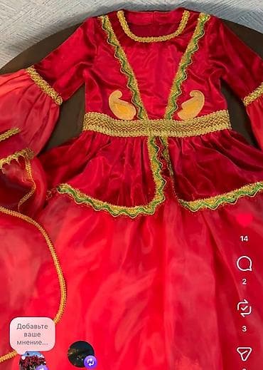 Uşaq üçün milli rəqs/libas geyimi – qırmızı rəngdə, uzunqollu və ətəyi