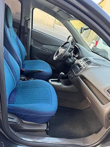 guzgu: Chevrolet Cobalt sedan - Kuzov: 4 qapılı sedan, tünd boz rəng - — 4