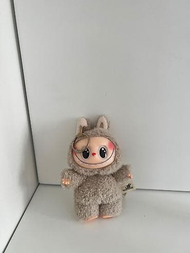 labubu oyuncaq: Labubu kolleksiyası: 22 ədəd adi boy labubu 1 ədəd orta boy labubu 1 — 2