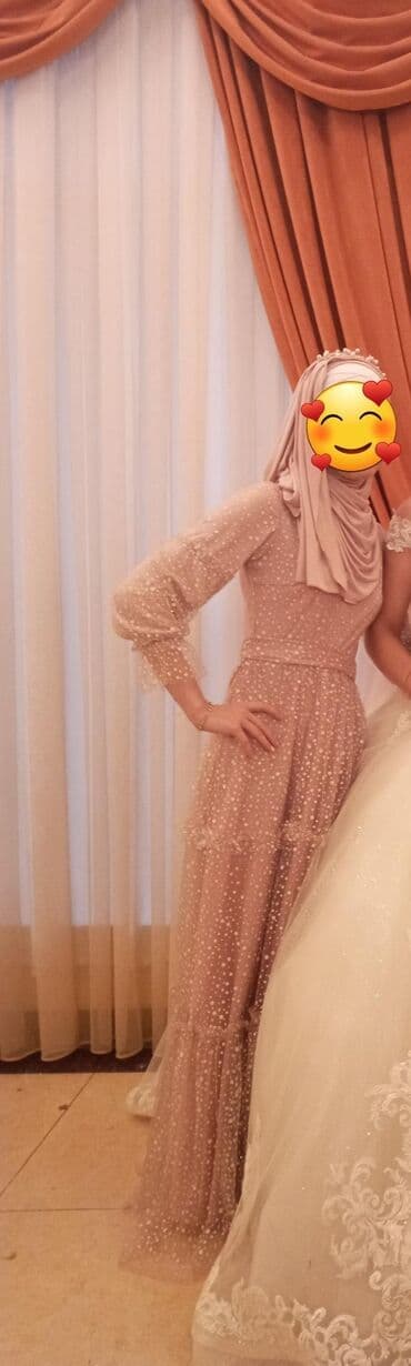 Don İçinə eyni parça rəngdə qol dikilib az geyilib ama gözəl dondu