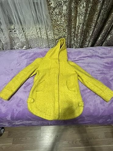 ust: Sarı rəngli qışlıq palto - Material: qalın toxumalı, isti parça - — 1