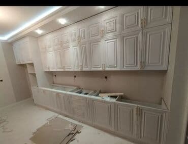 asperatorlar: Ağ rəngdə olan mətbəx mebeli dəsti. Qaz plitəsi və aspirator üçün — 36