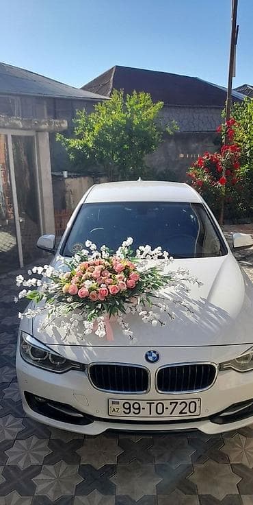 toy libası: Xoş günler üçün maşın dekorlarının günlük kirayəsi — 1