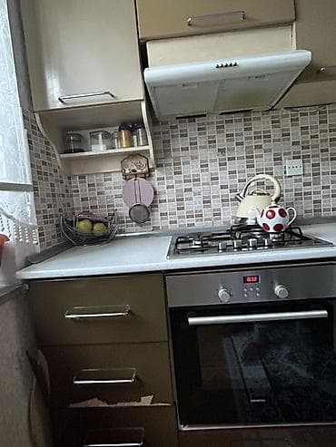 Mətbəx mebeli dəsti Ölçüsü-3 metr 80 sm. Moykada daxildir Qiymət — 4