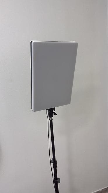 a 71: 130 azn a alınıb. Çox az işlənib. Əhmədlidədir. LED studiya işıq — 2