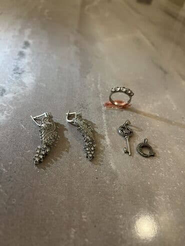 firuzə qaşlı uzuklər: Gümüş zinət əşyaları – 4parça. Təmiz gümüşdür Hamısını birlikdə 130 — 3