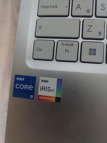 ASUS Vivobook noutbuku Xüsusiyyətlər və imkanlar: - Prosessor: Intel — 1
