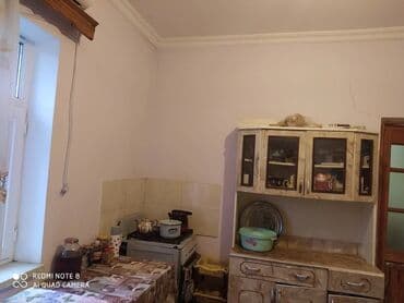 bakida 1 gunluk kiraye evler: Sumqayıt şəhəri 16-ci məhəllə.Merkezi ərazidedi ev.2 mərtəbəli binanın — 5