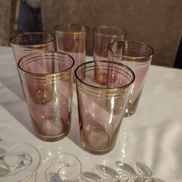 nar şirəsi çəkən: Qədəhlər, rəng - Yasəmən — 1