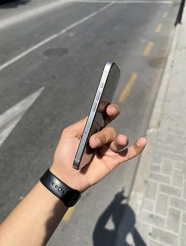 iphone 15 qiymət: IPhone 15 Pro, 256 GB, Natural Titanium, Face ID — 5
