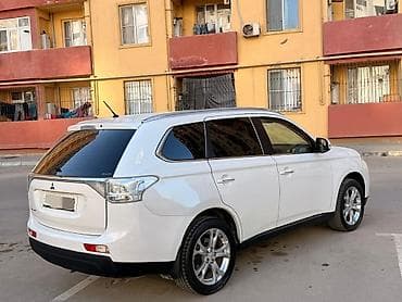 Avtomobil satışı: Mitsubishi Outlander: 2.4 l | 2015 il 153000 km Krossover — 2