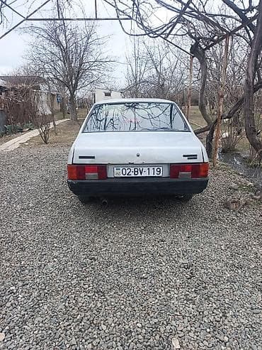 Motonəqliyyat: VAZ (LADA) 21099: 1.5 l | 1996 il 435333 km Sedan — 5