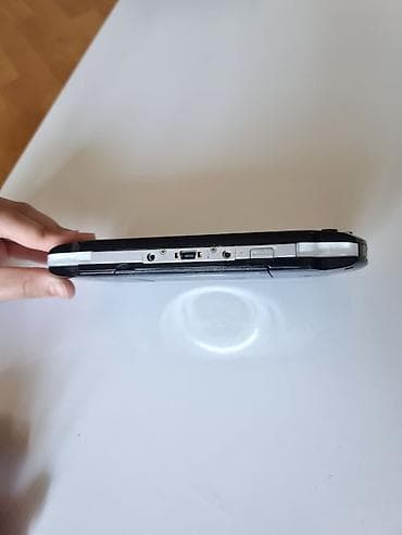 psp konsol: PSP 3000 modeli, qara; əsas məsələ odur ki, şarj etməyəcək və arxa — 2