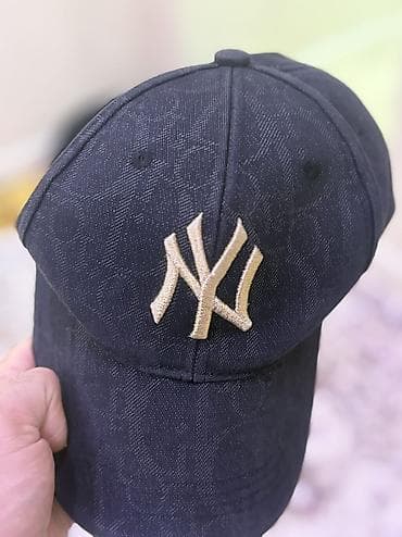 Papağ ela veziyettedir