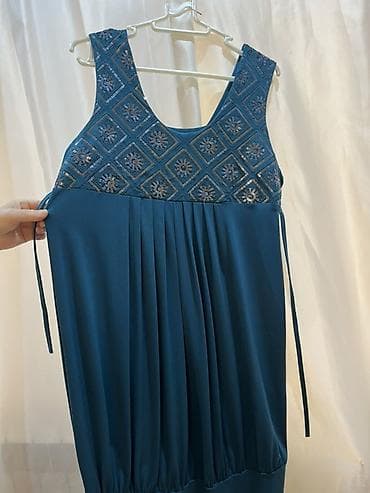 Mavi-yaşıl rəngli zərif qadın donu — 1