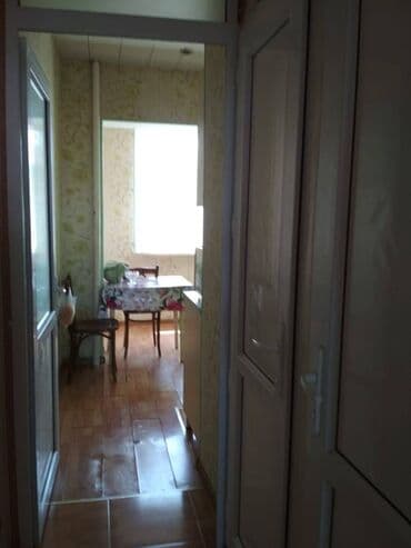 9 ci mikrorayon satilan evler: Bakı, Günəşli, 3 otaqlı, Köhnə tikili, 80 kv. m — 6