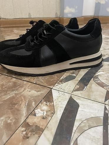 sport ayaqqabilar: Qara rəngli kişi krossovkaları BaGozza krossovkaları satılır. İdeal — 2