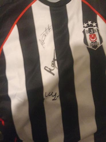 Kişi geyimləri: Qarabağin ilk 11 Futbolçularından imza Mateusz Silvanin imzası və — 1