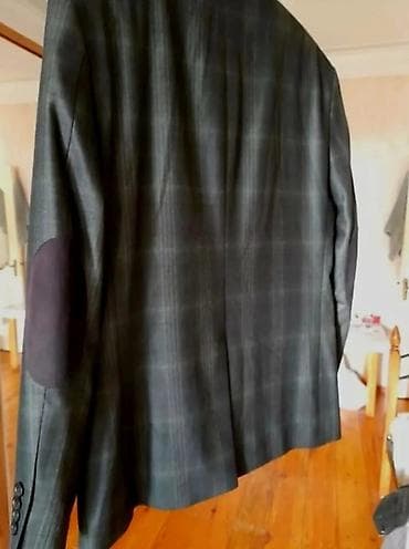 prada canta: M,48,(R) 
Tək,Pencək.

Arıq,Bədən,Boy,175sm — 2