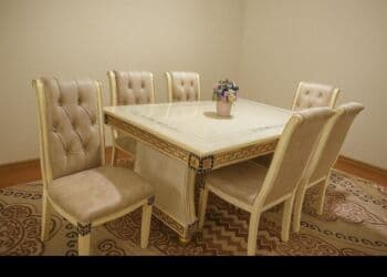 ikinci əl mətbəx stolu: Qonaq otağı üçün, İşlənmiş, 8 stul — 1