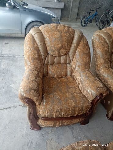 vaqonka taxta: Divan, 2 kreslo, Bazasız, Açılmayan — 1