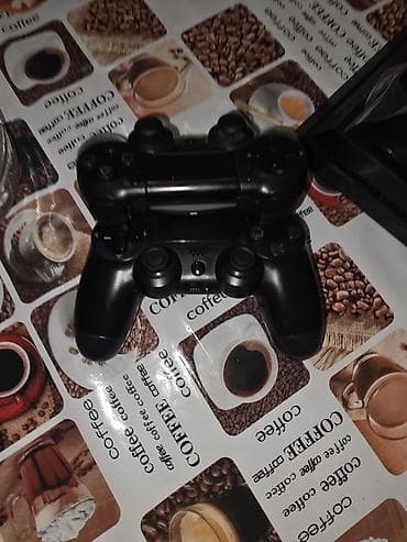 araba konsolu: Sony PlayStation 4 (orijinal “fat” model) oyun konsolu Komplekt: - — 1