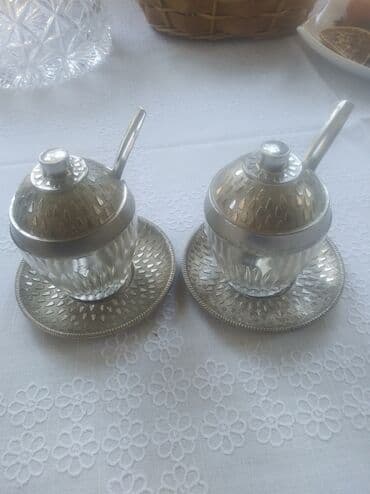 şəkər tozu: Xardal qabları,sous,duz,istiot,şəkər tozu və s.üçün.Sovet dövrü — 1