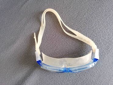 uzguculuk eynəyi: Üzgüçülük eyneyi. Istifade olunub. Şəkildə gördüyünüz vəziyyətdədir — 5