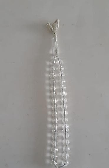 Qol saatları və aksesuarlar: Təsbehlər. Ağ təsbeh 6 manat. Firuzəyi təsbeh 6 manat. Qara təsbeh 6 — 5