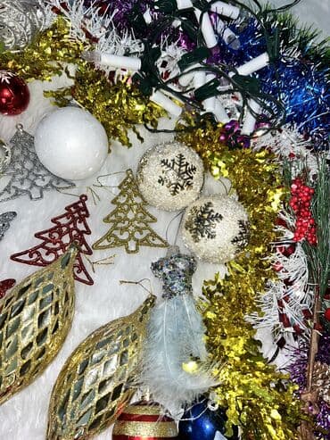 yolka wekilleri: Şəkildə gördüyünüz bütün yeni il oyuncaq və bəzəkləri hamısı birlikdə — 8