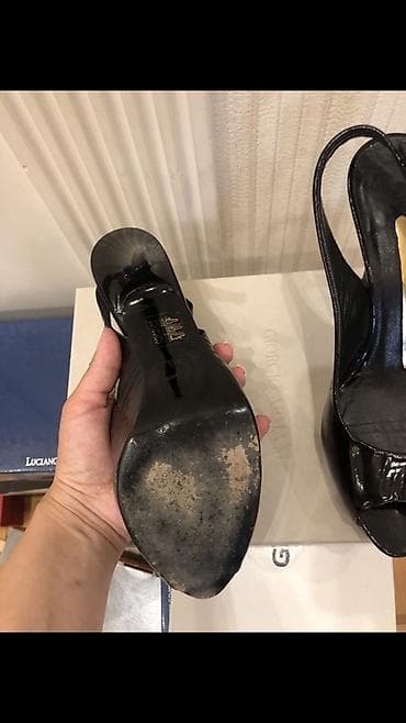 versace qizil sepler: Qadın ayaqqabısı – qara lak dəridən açıq burunlu, arxası açıq — 8