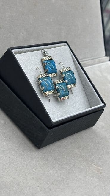 золотые серьги купить в баку: Dəstə daxildir: Üzük, Sırğa, Kulon, Gümüş, 925 Əyar, 18 g — 4