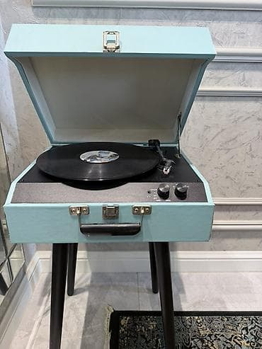 Спорт и хобби: Vinil pleyer – retro dizaynlı, çamadan tipli model (açılıb‑bağlanan — 3