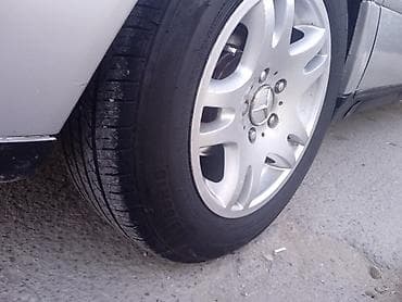 islenmis avtomobiller: - Disklər: Mercedes-Benz orijinal yüngül lehimli disklər (5 cüt şüalı — 1