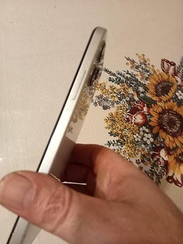 world telecom iphone xr: Xiaomi Redmi smartfon - Rəng: Ön panel qara, arxa panel ağ - Ekran — 5