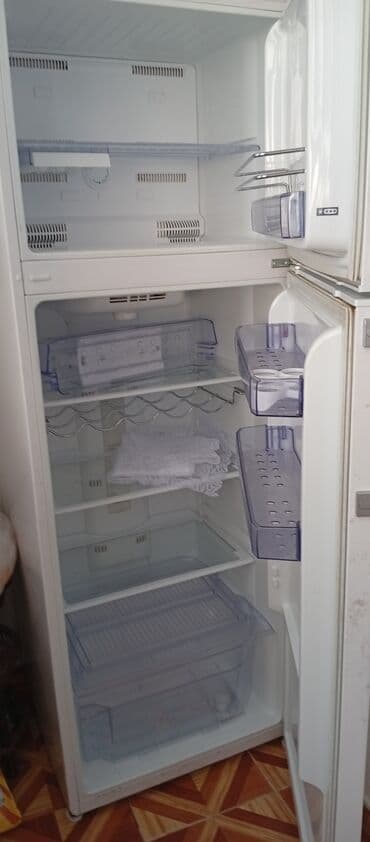 ömər atçılıq: Yeni 2 qapılı Beko Soyuducu Satılır, rəng - Ağ — 1