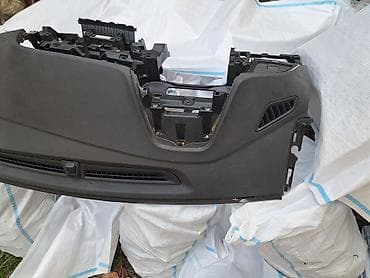 yevro şit: Məhsul: Avtomobilin ön paneli (torpedo) Təsvir: - Rəng: qara - — 1