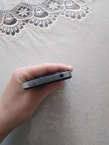 samsung a5 2018: IPhone 4S — 3