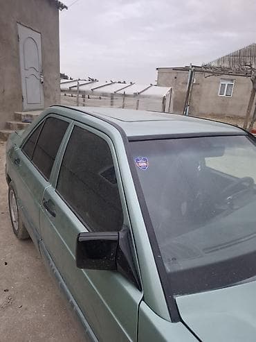 byd destroyer 05: Mercedes-Benz 190 (W201): 2 l | 1991 il Sedan — 4