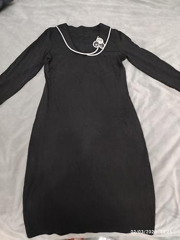 iş forma: Qara rəngli qadın paltarı - Model: uzunqol, dizə yaxın uzunluq - — 1