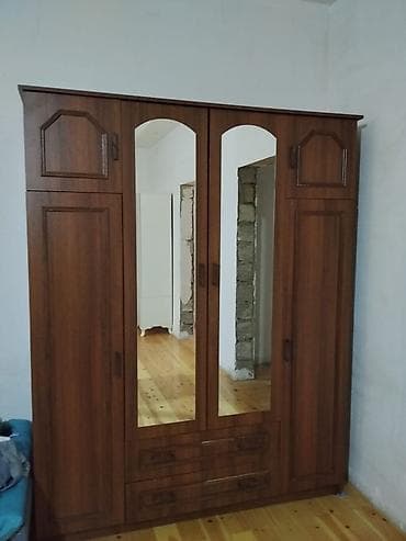 İşlənmiş, 4 qapılı, Güzgülü, Qəhvəyi, Digər material, Açılan, Düz dolab