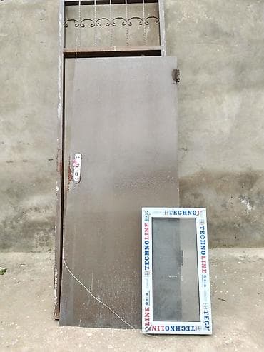 Məhəccərlər: Salam Qapinin eni 88 sm . hundurluyu tam 2.55 metr .qapinin ozu 2 — 1