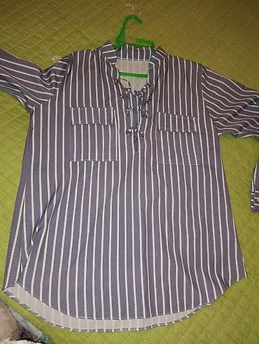 Zolaqlı qadın köynəyi L/Xl ölcuye gedir - Rəng: boz-bənövşəyi fonda — 1